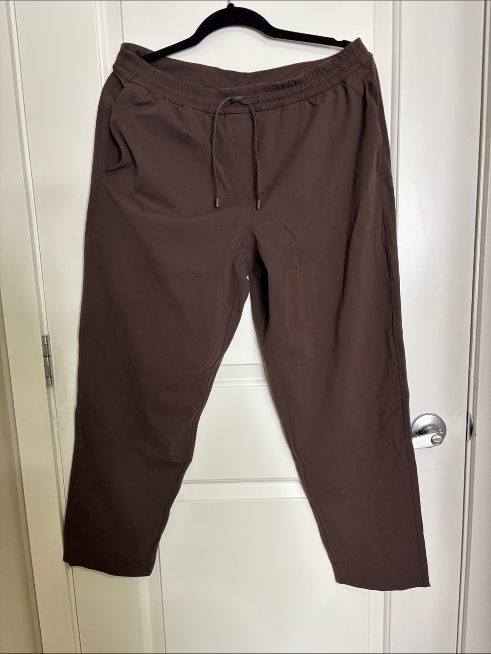 Lululemon Women’s Casual Drawstring Pants in Chocolate Brown